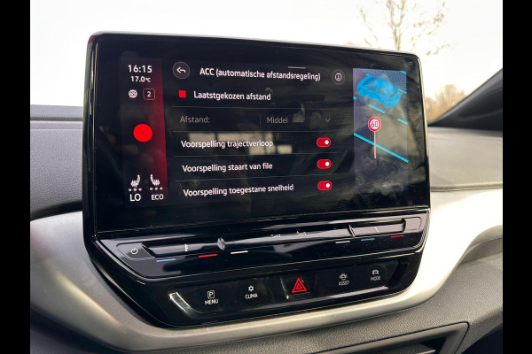 Volkswagen ID.4 First 77 kWh | SOH: 88,9% | Trekhaak | Leder Alcantara | Adaptive CC |