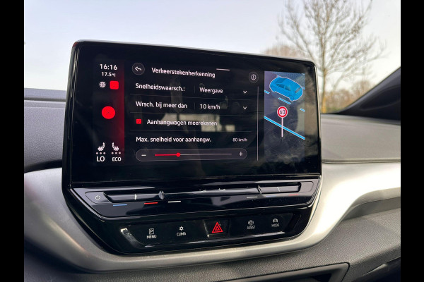 Volkswagen ID.4 First 77 kWh | SOH: 88,9% | Trekhaak | Leder Alcantara | Adaptive CC |