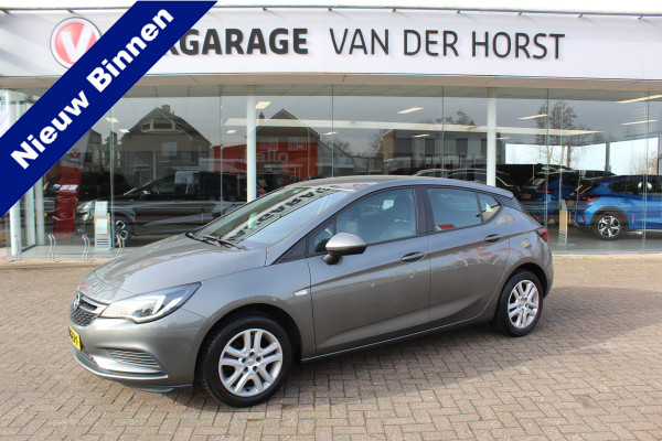 Opel Astra 1.0 Turbo Online Edition 5deurs , zeer nette auto Climate control , Cruise control , Navigatie , Bluetooth Parkeersensoren achter en voor