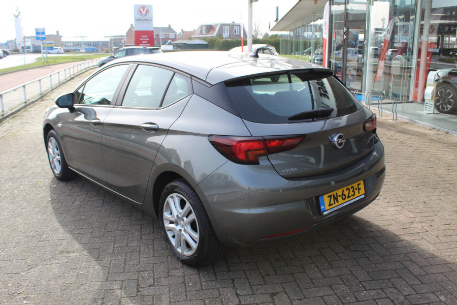 Opel Astra 1.0 Turbo Online Edition 5deurs , zeer nette auto Climate control , Cruise control , Navigatie , Bluetooth Parkeersensoren achter en voor