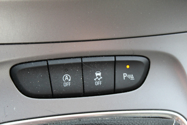 Opel Astra 1.0 Turbo Online Edition 5deurs , zeer nette auto Climate control , Cruise control , Navigatie , Bluetooth Parkeersensoren achter en voor