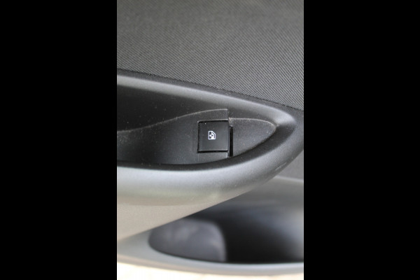 Opel Astra 1.0 Turbo Online Edition 5deurs , zeer nette auto Climate control , Cruise control , Navigatie , Bluetooth Parkeersensoren achter en voor