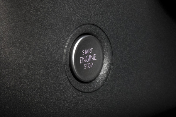 Volkswagen ID.4 First PRO MAX 77 kWh | SOH 91% | IQ-LIGHT | 360 CAMERA | STOELMASSAGE | ACC