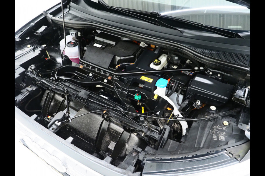 Audi Q4 e-tron 40 Edition 82 kWh | Stoelverwarming | Cruise | Climate | Carplay | Zwarte Hemel | DAB | PDC