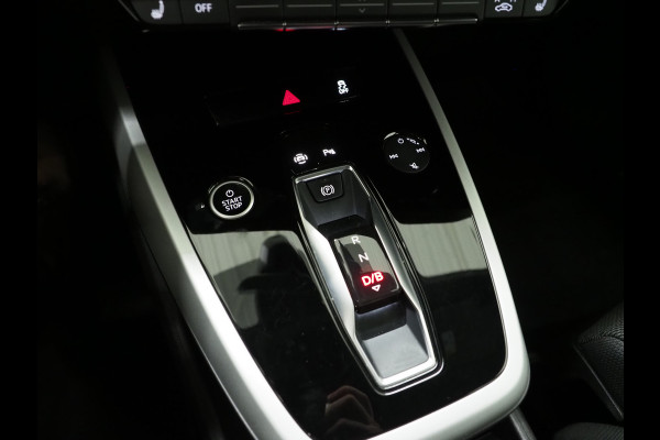 Audi Q4 e-tron 40 Edition 82 kWh | Stoelverwarming | Cruise | Climate | Carplay | Zwarte Hemel | DAB | PDC