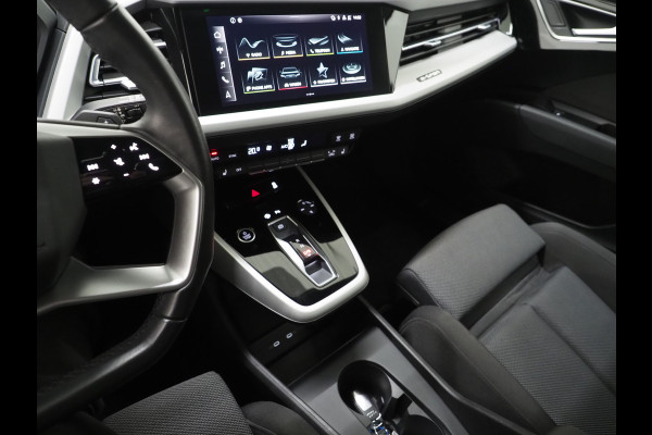 Audi Q4 e-tron 40 Edition 82 kWh | Stoelverwarming | Cruise | Climate | Carplay | Zwarte Hemel | DAB | PDC