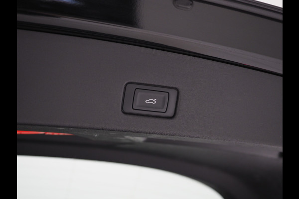 Audi Q4 e-tron 40 Edition 82 kWh | Stoelverwarming | Cruise | Climate | Carplay | Zwarte Hemel | DAB | PDC