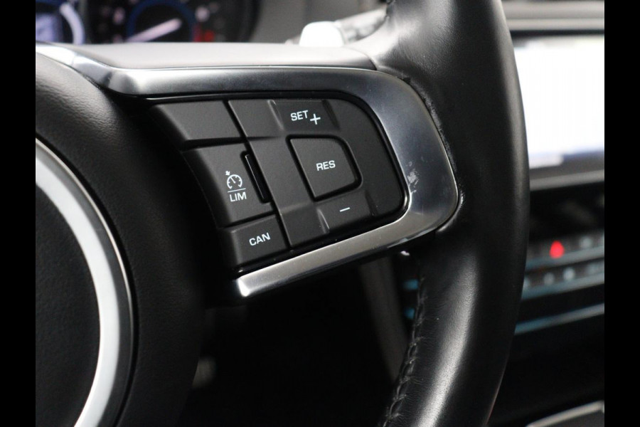Jaguar F-Pace 2.0 R-Sport AWD 25t | Panoramadak | Leder | Stoelverwarming | Bi-Xenon | Camera | Navigatie | 20'' | Meridian Surround | Bluetooth | Cruise control | Parkeerhulp | Climate control
