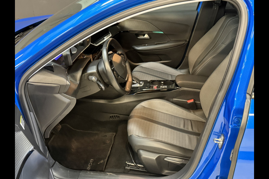 Peugeot e-208 EV Allure 50 kWh | Panoramadak | Camera | Apple Carplay | Draadloze lader