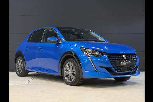 Peugeot e-208 EV Allure 50 kWh | Panoramadak | Camera | Apple Carplay | Draadloze lader