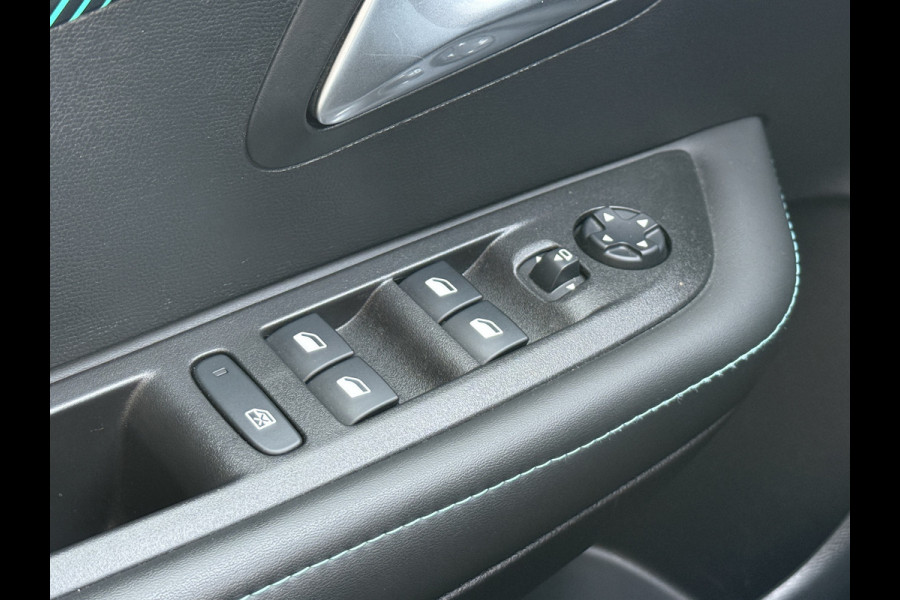 Peugeot e-208 EV Allure 50 kWh | Panoramadak | Camera | Apple Carplay | Draadloze lader