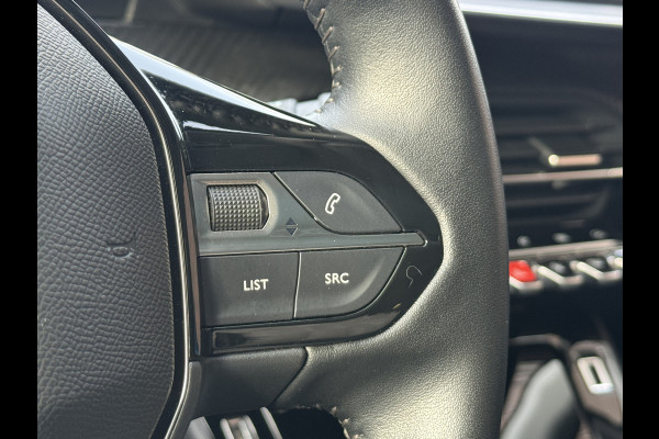 Peugeot e-208 EV Allure 50 kWh | Panoramadak | Camera | Apple Carplay | Draadloze lader
