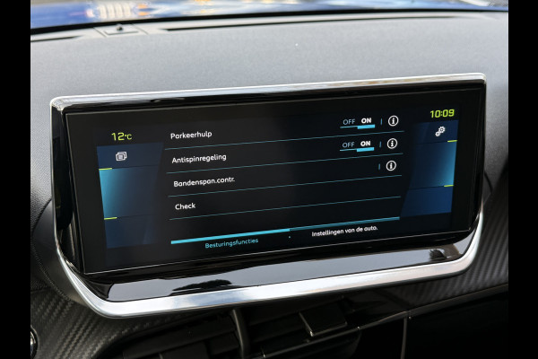 Peugeot e-208 EV Allure 50 kWh | Panoramadak | Camera | Apple Carplay | Draadloze lader