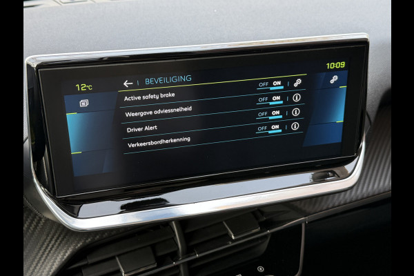 Peugeot e-208 EV Allure 50 kWh | Panoramadak | Camera | Apple Carplay | Draadloze lader