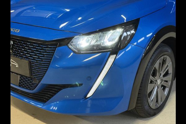 Peugeot e-208 EV Allure 50 kWh | Panoramadak | Camera | Apple Carplay | Draadloze lader