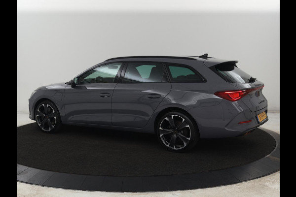 CUPRA Leon 1.4 eHybrid VZ | 245pk | Stoelverwarming | Carplay | Sfeerverlichting | Adaptive cruise | Navigatie | Full LED | Half leder | Stuurverwarming | Camera | Full LED | Keyless | PHEV | Plug In