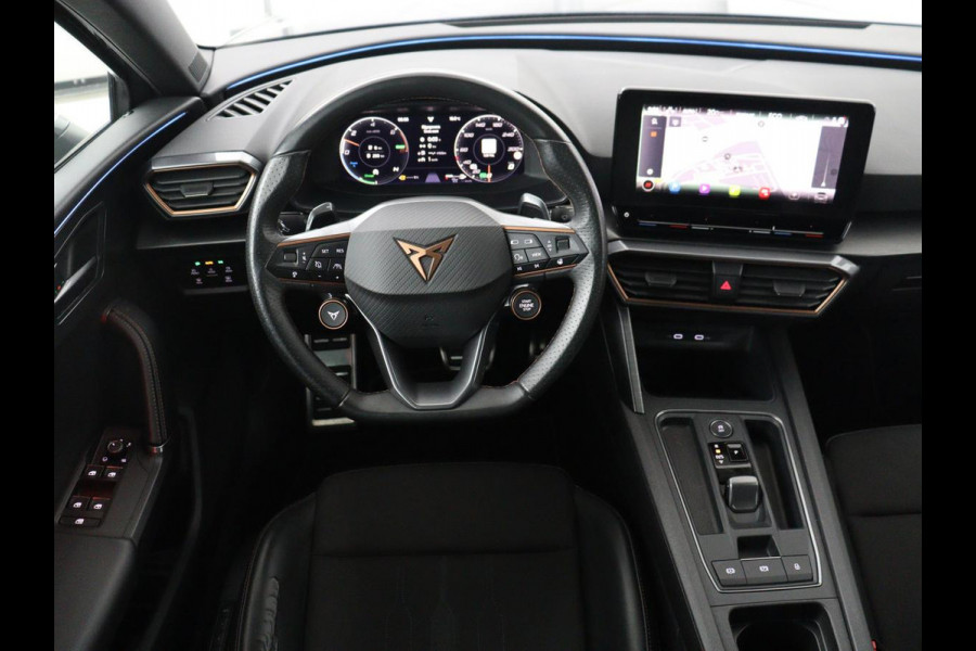 CUPRA Leon 1.4 eHybrid VZ | 245pk | Stoelverwarming | Carplay | Sfeerverlichting | Adaptive cruise | Navigatie | Full LED | Half leder | Stuurverwarming | Camera | Full LED | Keyless | PHEV | Plug In