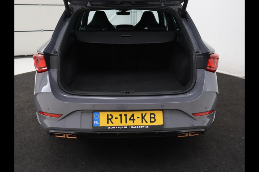 CUPRA Leon 1.4 eHybrid VZ | 245pk | Stoelverwarming | Carplay | Sfeerverlichting | Adaptive cruise | Navigatie | Full LED | Half leder | Stuurverwarming | Camera | Full LED | Keyless | PHEV | Plug In
