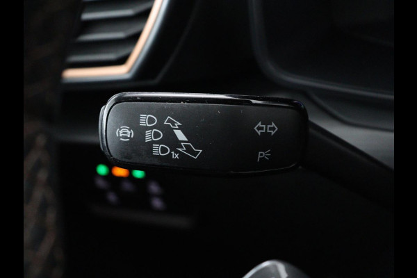 CUPRA Leon 1.4 eHybrid VZ | 245pk | Stoelverwarming | Carplay | Sfeerverlichting | Adaptive cruise | Navigatie | Full LED | Half leder | Stuurverwarming | Camera | Full LED | Keyless | PHEV | Plug In