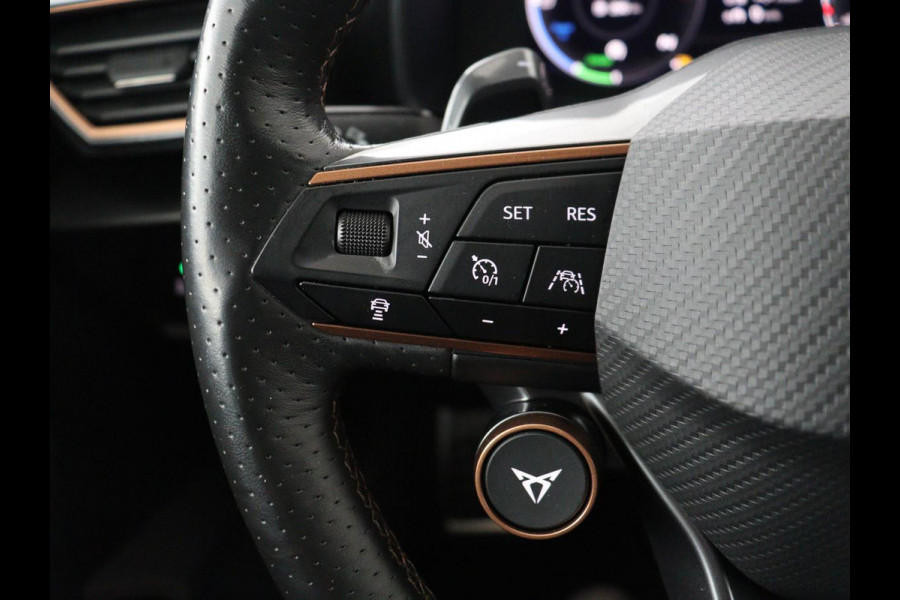 CUPRA Leon 1.4 eHybrid VZ | 245pk | Stoelverwarming | Carplay | Sfeerverlichting | Adaptive cruise | Navigatie | Full LED | Half leder | Stuurverwarming | Camera | Full LED | Keyless | PHEV | Plug In