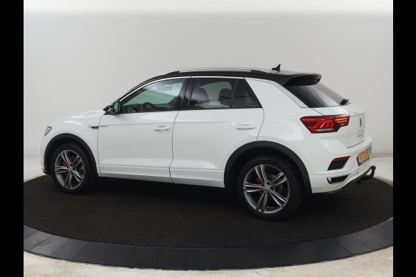 Volkswagen T-Roc 1.5 TSI Sport R Line | Trekhaak | Carplay | Full LED | Navigatie | Virtual Cockpit | Adaptive cruise | Parkeerhulp | 18'' | Climate control | Bluetooth | Getint glas