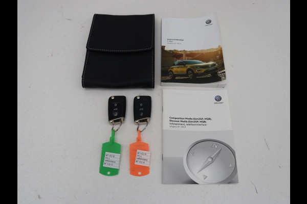 Volkswagen T-Roc 1.5 TSI Sport R Line | Trekhaak | Carplay | Full LED | Navigatie | Virtual Cockpit | Adaptive cruise | Parkeerhulp | 18'' | Climate control | Bluetooth | Getint glas