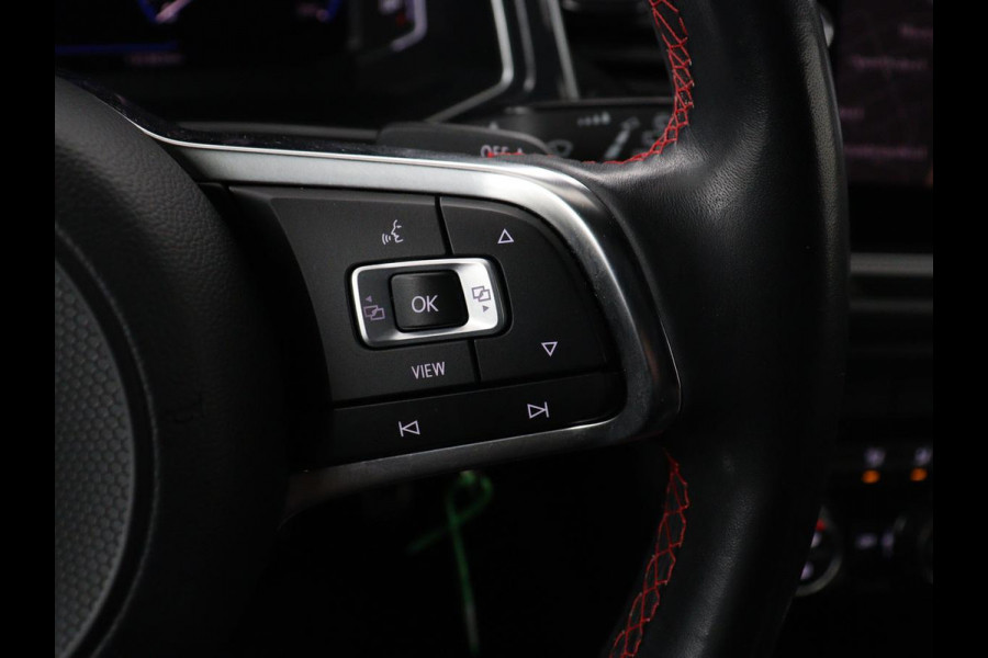 Volkswagen T-Roc 1.5 TSI Sport R Line | Trekhaak | Carplay | Full LED | Navigatie | Virtual Cockpit | Adaptive cruise | Parkeerhulp | 18'' | Climate control | Bluetooth | Getint glas