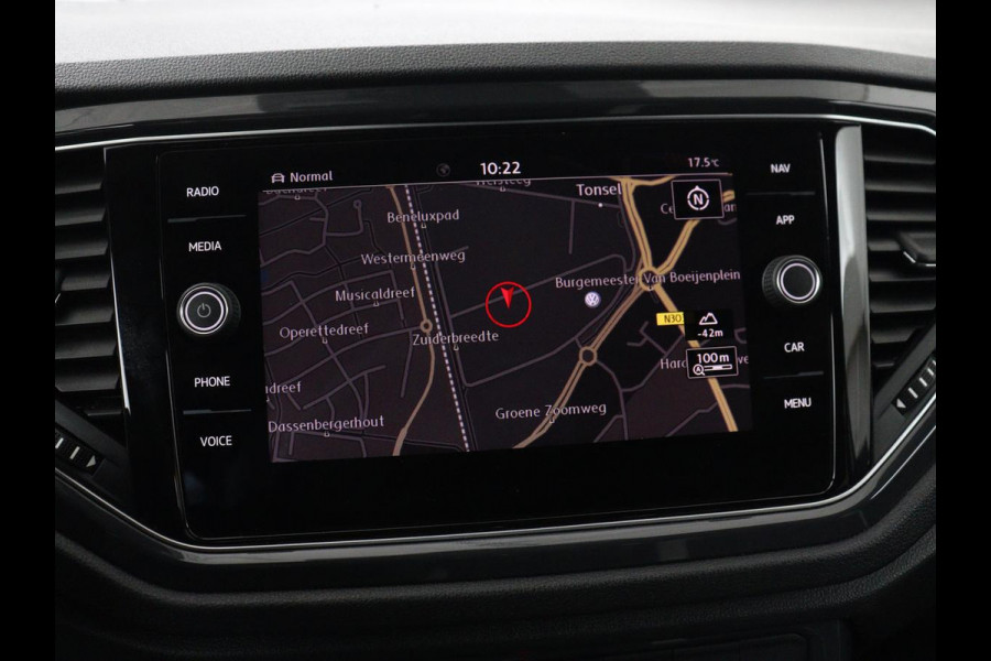 Volkswagen T-Roc 1.5 TSI Sport R Line | Trekhaak | Carplay | Full LED | Navigatie | Virtual Cockpit | Adaptive cruise | Parkeerhulp | 18'' | Climate control | Bluetooth | Getint glas