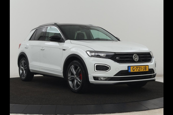 Volkswagen T-Roc 1.5 TSI Sport R Line | Trekhaak | Carplay | Full LED | Navigatie | Virtual Cockpit | Adaptive cruise | Parkeerhulp | 18'' | Climate control | Bluetooth | Getint glas