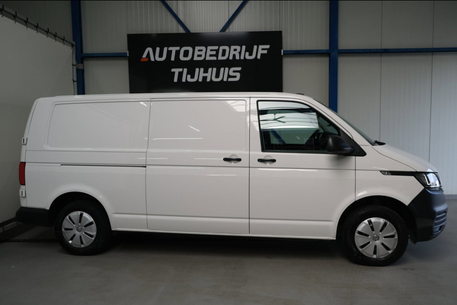 Volkswagen Transporter 2.0 TDI L2H1 28 - N.A.P. Airco, Cruise, Carplay, PDC, Trekhaak.