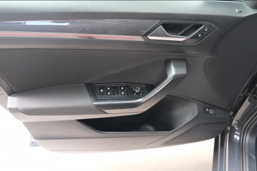 Volkswagen T-Roc 1.5 TSI Sport Business R-Line Automaat - N.A.P. Airco, Cruise, Virtual Display, Carplay.