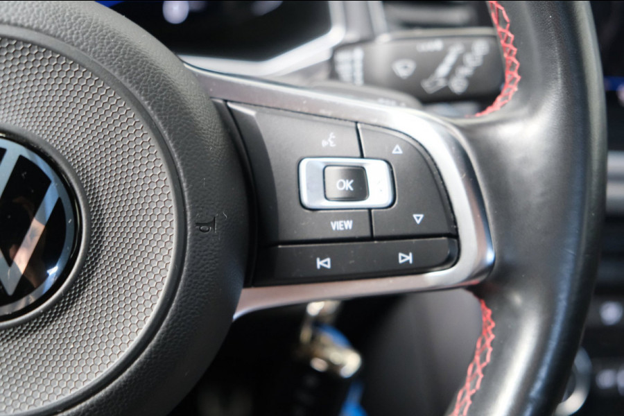 Volkswagen T-Roc 1.5 TSI Sport Business R-Line Automaat - N.A.P. Airco, Cruise, Virtual Display, Carplay.