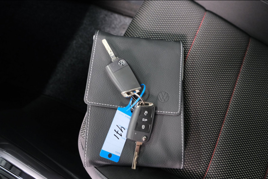 Volkswagen T-Roc 1.5 TSI Sport Business R-Line Automaat - N.A.P. Airco, Cruise, Virtual Display, Carplay.