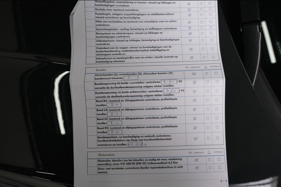 Volkswagen T-Roc 1.5 TSI Sport Business R-Line Automaat - N.A.P. Airco, Cruise, Virtual Display, Carplay.