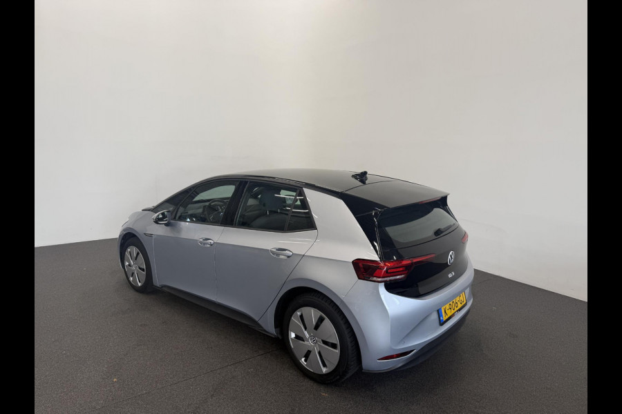 Volkswagen ID.3 Life 58 kWh Airco ECC Navi Carplay PDC VA Adaptive Cruise Control Full LED Sfeerverlichting