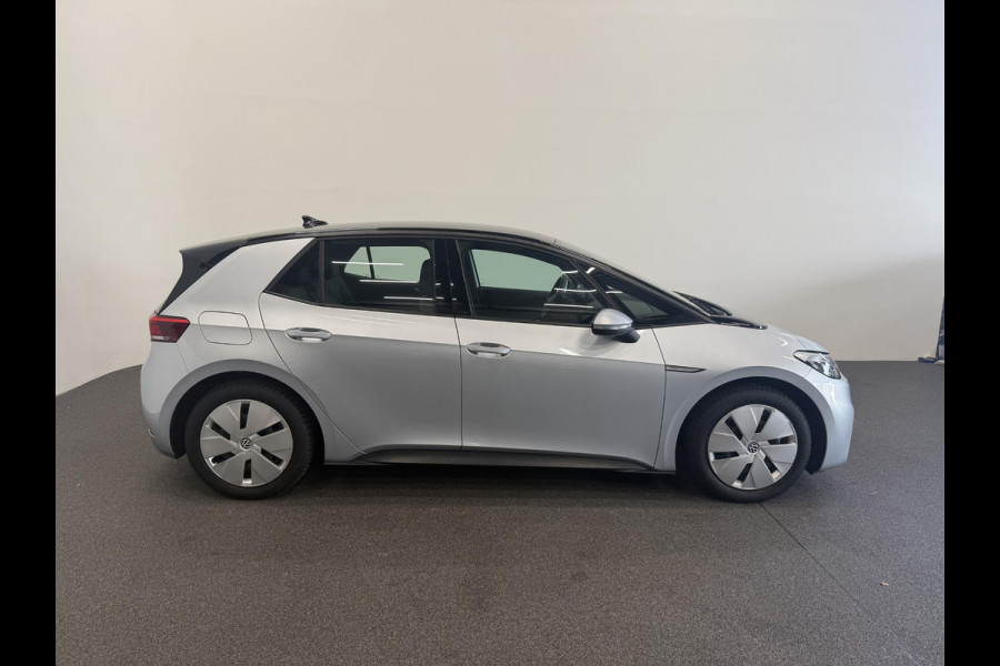 Volkswagen ID.3 Life 58 kWh Airco ECC Navi Carplay PDC VA Adaptive Cruise Control Full LED Sfeerverlichting