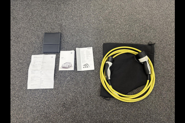 Volkswagen ID.3 Life 58 kWh Airco ECC Navi Carplay PDC VA Adaptive Cruise Control Full LED Sfeerverlichting