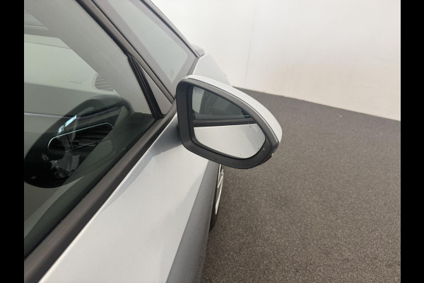 Volkswagen ID.3 Life 58 kWh Airco ECC Navi Carplay PDC VA Adaptive Cruise Control Full LED Sfeerverlichting