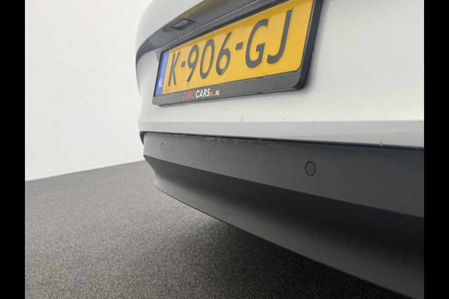 Volkswagen ID.3 Life 58 kWh Airco ECC Navi Carplay PDC VA Adaptive Cruise Control Full LED Sfeerverlichting