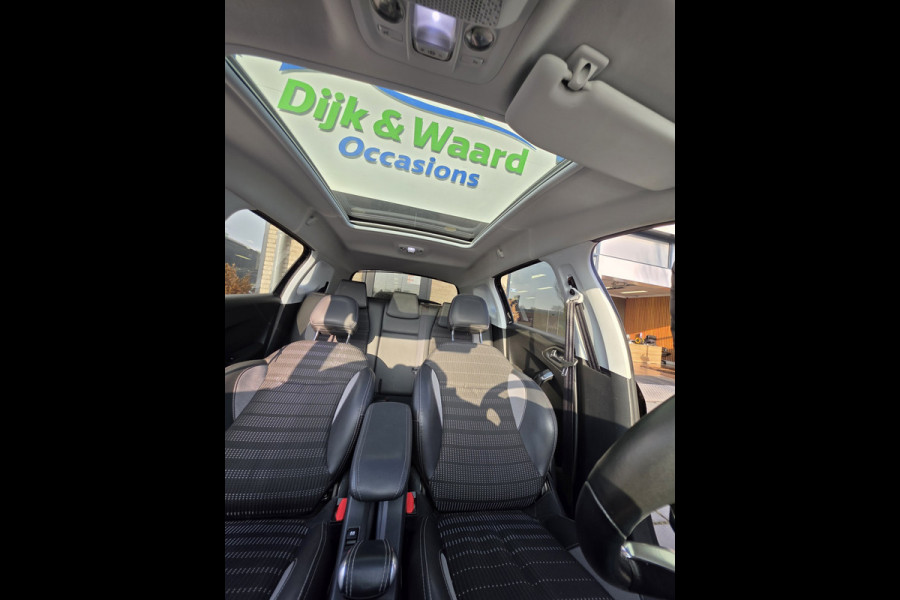 Peugeot 2008 1.2 PureTech Allure Automaat – Panoramadak – Camera – Half-leder