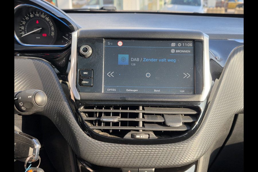 Peugeot 2008 1.2 PureTech Allure Automaat – Panoramadak – Camera – Half-leder