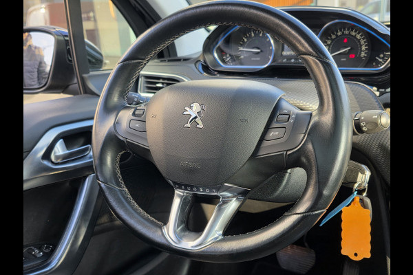 Peugeot 2008 1.2 PureTech Allure Automaat – Panoramadak – Camera – Half-leder