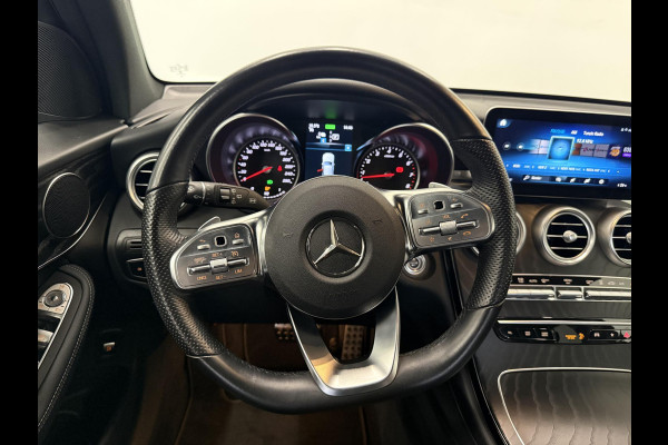 Mercedes-Benz GLC 300e 4MATIC Automaat PHEV AMG Line | Navigatie | Cruise Control | Parkeersensoren | Stoelverwarming | Panorama dak | Matrix LED-koplampen | Virtual Cockpit | Surround-systeem Burmester | Inductielader