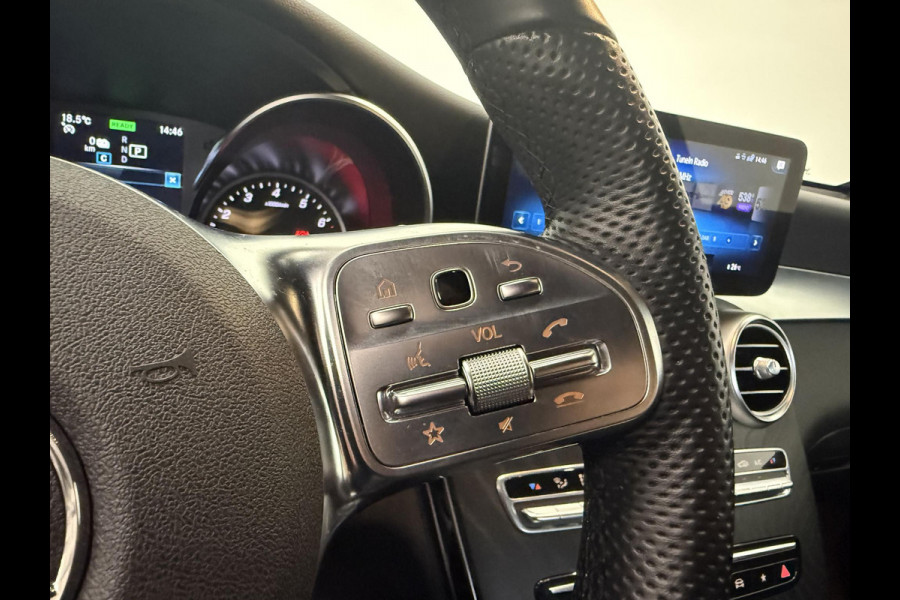 Mercedes-Benz GLC 300e 4MATIC Automaat PHEV AMG Line | Navigatie | Cruise Control | Parkeersensoren | Stoelverwarming | Panorama dak | Matrix LED-koplampen | Virtual Cockpit | Surround-systeem Burmester | Inductielader