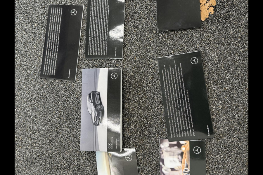 Mercedes-Benz GLC 300e 4MATIC Automaat PHEV AMG Line | Navigatie | Cruise Control | Parkeersensoren | Stoelverwarming | Panorama dak | Matrix LED-koplampen | Virtual Cockpit | Surround-systeem Burmester | Inductielader