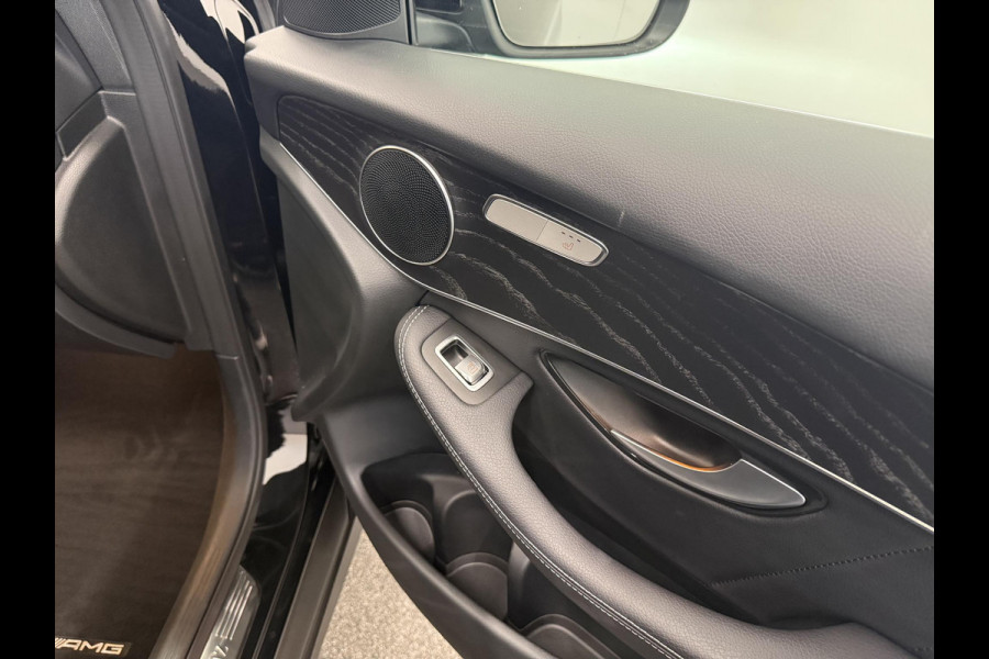 Mercedes-Benz GLC 300e 4MATIC Automaat PHEV AMG Line | Navigatie | Cruise Control | Parkeersensoren | Stoelverwarming | Panorama dak | Matrix LED-koplampen | Virtual Cockpit | Surround-systeem Burmester | Inductielader