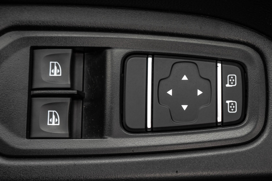 Renault Trafic Blue dCi 150PK | L2H1 | 9-Zits | LED | Camera | Navi | Zijschuifdeur R+L | Cruise | Airco | PDC