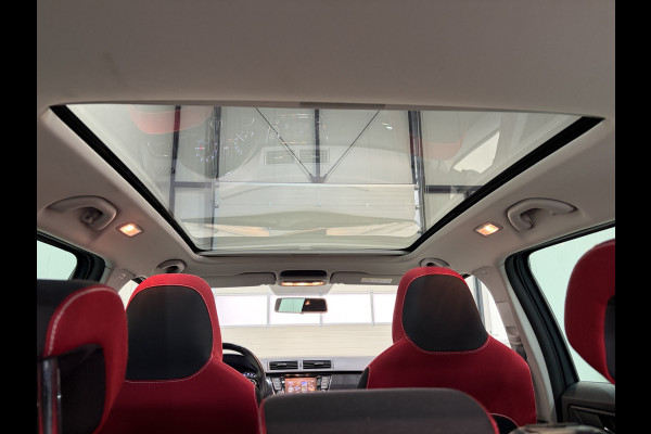 Škoda Fabia Combi 1.0 TSI Monte Carlo Panoramadak / Navigatie / Trekhaak / LED / NL Auto