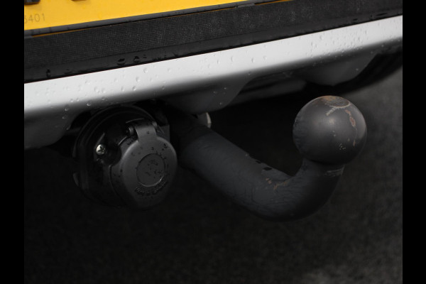 Kia Niro 1.6 GDi Automaat Hybrid DynamicLine | Trekhaak | Navigatie | Camera | Parkeer sensoren V+A | Cruise Control | Lichtmetalen Velgen | Extra getint glas | Keyless