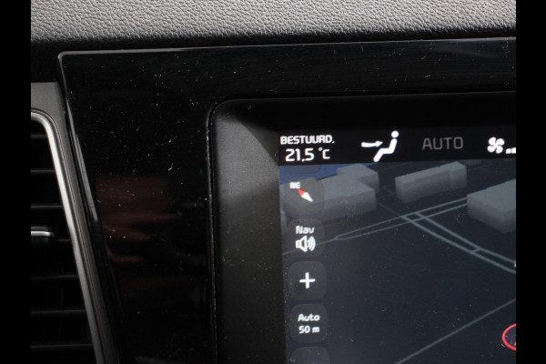 Kia Niro 1.6 GDi Automaat Hybrid DynamicLine | Trekhaak | Navigatie | Camera | Parkeer sensoren V+A | Cruise Control | Lichtmetalen Velgen | Extra getint glas | Keyless